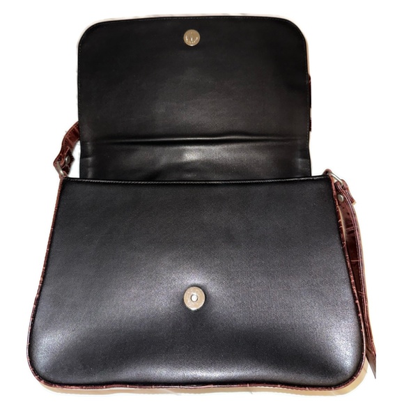 Unbranded Black Flap Crossbody Purse with Silver Tone Hardware - Picture 2 of 10